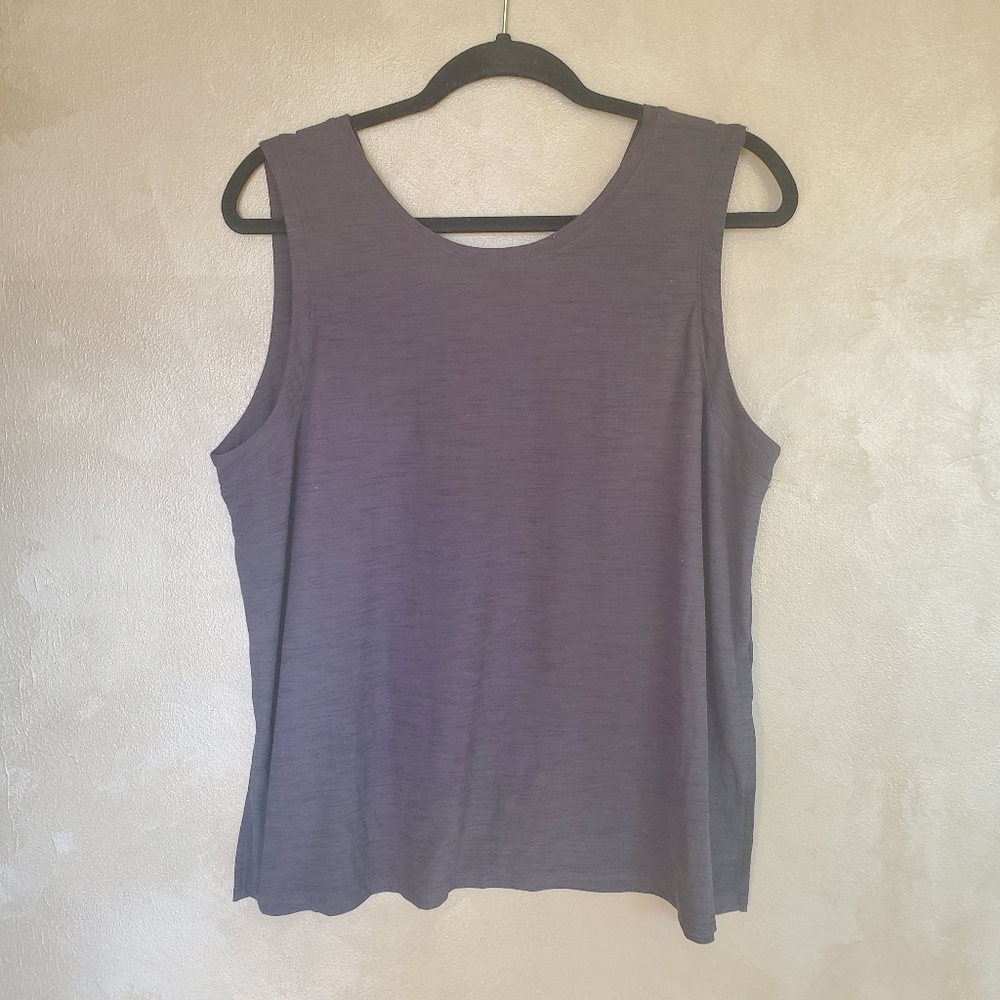 Final sale Old navy women's athletic top